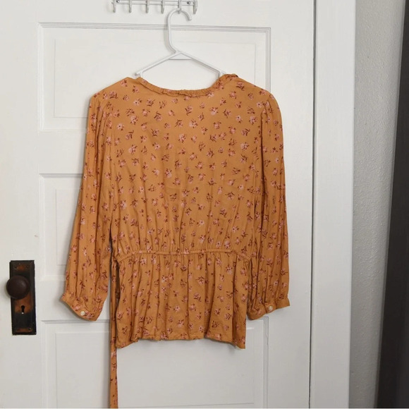 Lucky Brand yellow tie wrap blouse women’s size S - Picture 3 of 6